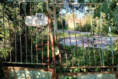 Complesso immobiliare dismesso, già adibito a centro zootecnico, situato in Cisterna di Latina (LT) Via Guglielmo Marconi piano T. Il complesso è costituito da una piccola abitazione, diversi capannoni e strutture accessori, dispone di un ampio piazzale e di una viabilità interna a servizio di tredici unità immobiliari.