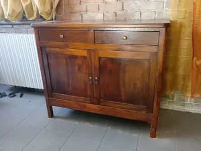 Credenza in legno color noce, misure: Mt. 1,15 X 0,52 X 0,97 circa