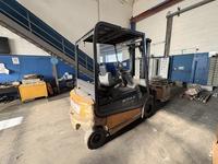 CARRELLO ELEVATORE "STILL"