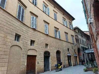 Piena proprietà di abitazione civile posta in Siena, via di Diacceto n. 22...