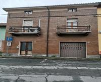 Piena proprietà per la quota dell’intero di fabbricato...