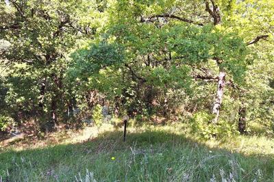 Terreno in Cavriglia (AR), vocabolo Il Cetinale. Periferia collinare boschiva. Area disomogenea servita da strade secondarie. Porzione utilizzabile a completamento del tessuto edilizio con aree a verde per uso pubblico. Porzione utilizzabile per edilizia agricola, in posizione fondovalle ed ex area mineraria. Superficie catastale di 47020 mq. Condizioni discrete Per maggiori informazioni visitare il portale www.quimmo.it - Codice annuncio 2639417
