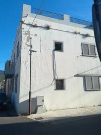 Unità immobiliare per civile abitazione su due piani di...