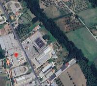 Grande capannone industriale ai piani seminterrato e...