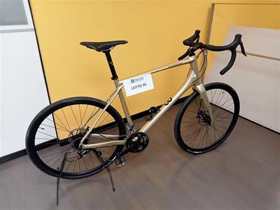 BICICLETTA GRAVEL color oro, marca Ciclofficina