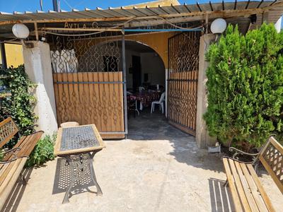 Appartamento con limitrofo garage ed annessa corte comune