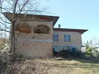 Lotto 2) Piena ed esclusiva proprietà di fabbricato...