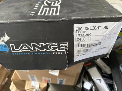 Lotto costituito da:- Lange skiboots misura 24.0 colore trasparente -...