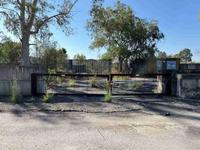 Capannone con area pertinenziale nella Zona Industriale...