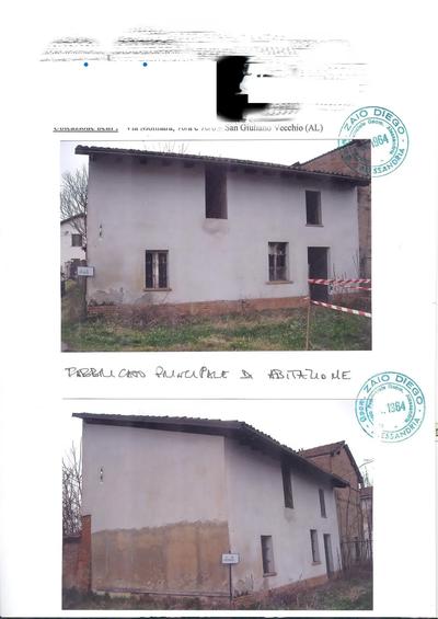 Fabbricato ad uso civile a due piani fuori terra con cortile di pertinenza e fabbricato accessorio .