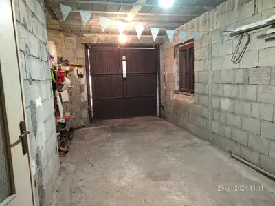 Piena ed intera proprietà (quota 1/1) di: abitazione in villini (Cat. A/7)...