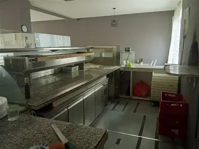 Stock di arredamento per attività di bar/pizzeria