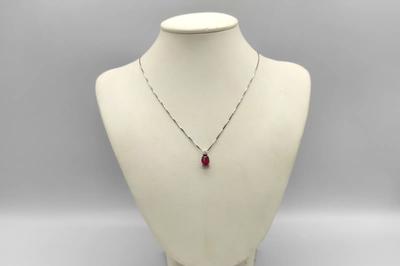 Collana in oro bianco con brillanti e rubino (lotto 403)