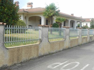 VILLETTA E GARAGE UBICATI A GUIDIZZOLO (MN), VIA LEVANTIO DA GUIDICCIOLO N. 1