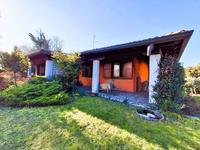 Villa singola della superficie commerciale di 292 mq e...