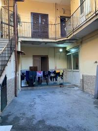 Piena ed intera proprietà di appartamento sito al piano...