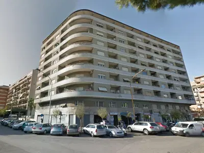 Quota 1/2 di appartamento al piano ottavo sito a Roma (RM), in Largo Irpinia...