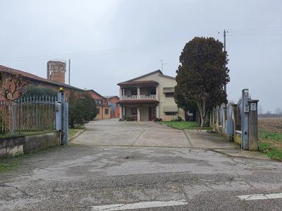 Complesso industriale con abitazione a San Pietro di Morubio (VR) - LOTTO 7...