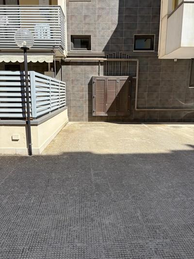 PIENA PROPRIETA' PER LA QUOTA DI 1/1 DI POSTO AUTO DI MQ 14 - AL P.T DI VIA ACHILLE BRUNI N. 137 BARLETTA 