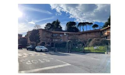 LOTTO UNICO: appartamento posto al secondo piano, composto da soggiorno con angolo cottura, disimpegno, camera, bagno e balcone, con annessa cantina al piano terra.