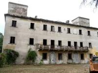 Piena proprietà di compendio immobiliare denominato "Il...