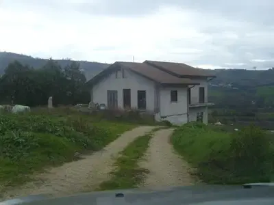 – proprietà 1/1 dell’abitazione – proprietà pari a 2/6 oltre a diritto di usufrutto per la quota di 2/3 e la nuda proprietà per la quota di 1/3 di immobili