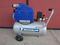 Compressore marca MICHELIN modello HP2 matricola 520910387C