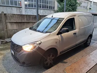 Lotto 9: Autocarro Dacia Dokker tg. GF574DB, anno 2021