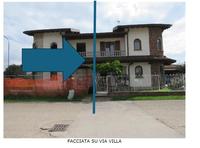 abitazione mq 155,70 in villa bifamigliare su tre piani;...