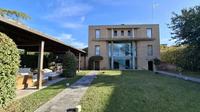 Villa realizzata su tre livelli, di cui due fuori terra...