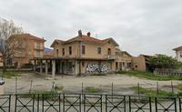 Immobile a destinazione commerciale ed abitativa ad...