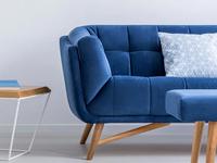 in blocco: Tavolo quadrato in laminato marrone...