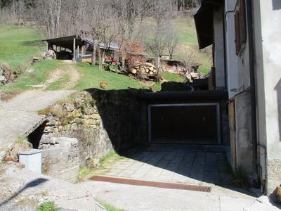 L’appartamento è costituito da soggiorno, cucina abitabile, con balcone,...