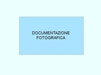 Magazzino Commerciale adibito a ristorante ubicato al piano terra di un fabbricato per civile abitazione con circostante corte comune, disposto su tre livelli fuori terra. L’immobile risulta occupato con contratto di locazione sottoscritto dalla procedura.