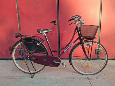 Bicicletta da donna colore viola marca BENNEX modello HOLLAND