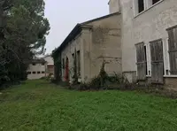 LOTTO UNICO: Compendio immobiliare costituito da un...