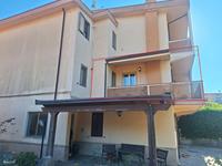 Appartamento al piano primo sito a Catanzaro (CZ), in...