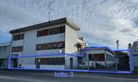 Immobile adibito a officina con: 1) nel fabbricato...