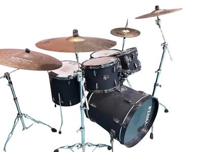 Batteria acustica "TAMA - mod Imperial Star" di colore nero, completa un rullante, fusti, meccaniche e piatti. Usata ma tenuta bene, con qualche difetto e con la pelle risonante del rullante rotta.