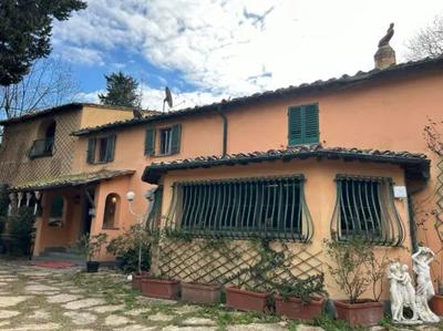 Villa settecentesca con fabbricati annessi e terreni a San Giuliano Terme (PI), Località Ripafratta, Via del Brennero 470
