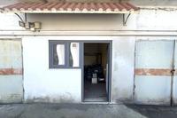 Box multiuso (sub 64) con striscia parcheggio autotreni...