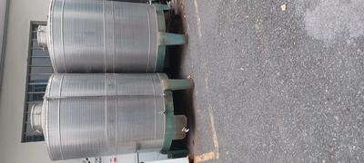 2 CISTERNE 3000 LITRI IN ACCIAIO INOX PER LIQUORE/VINO  