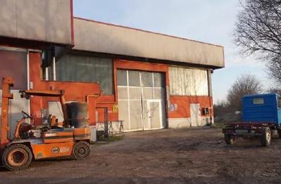 LOTTO 1: Capannone prefabbricato ad uso artigianale con...