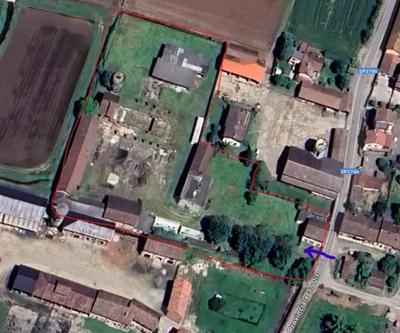 piena proprietà di un complesso agricolo con conformazione tipica delle...