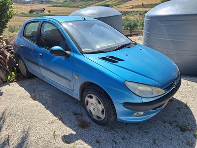 Autovettura Peugeot 206 HDIPer visionare la documentazione disponibile, si invitano le parti interessate a visitare la pagina dell'asta sul portale www.industrialdiscount.it - codice asta 10205