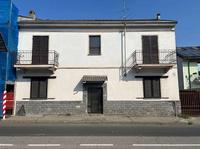 Piena proprietà per la quota di 1/1 di fabbricato:...