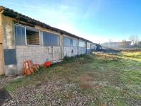 Quota di intera proprietà di: sub 1 e 2: porzione di...