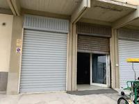 locale commerciale a piano terra  sup. utile mq 61,85 in...
