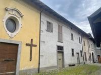 Porzione di edificio a cortina a destinazione...