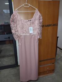 Abito cady+pizzo stile sirena di colore rosa, taglia...